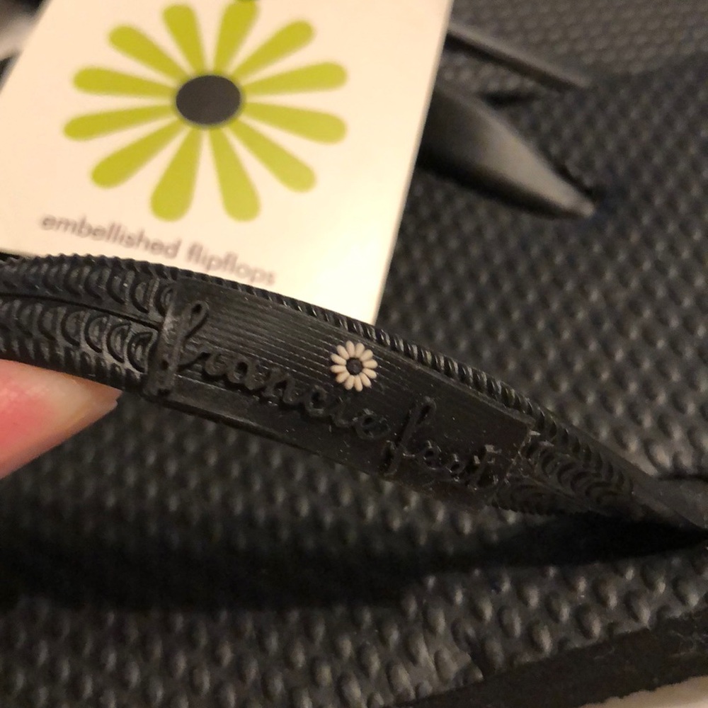 Flip Flops - Picture 2 of 3